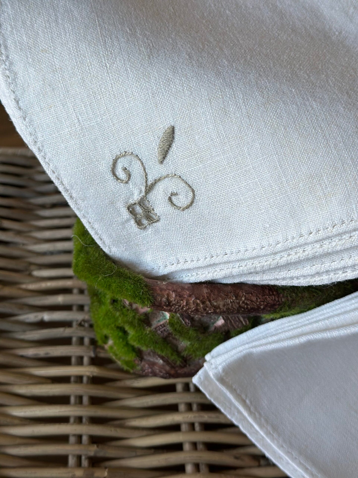 13 x 13 Embroidered Linen Napkins